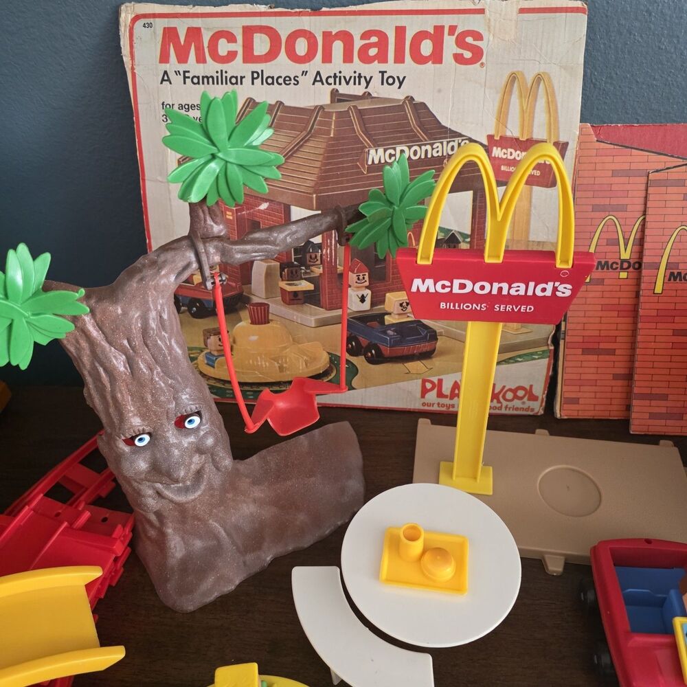 Vintage 1974 Playskool McDonalds Restaurant Familiar Places Play set Train Track - Picture 3 of 14